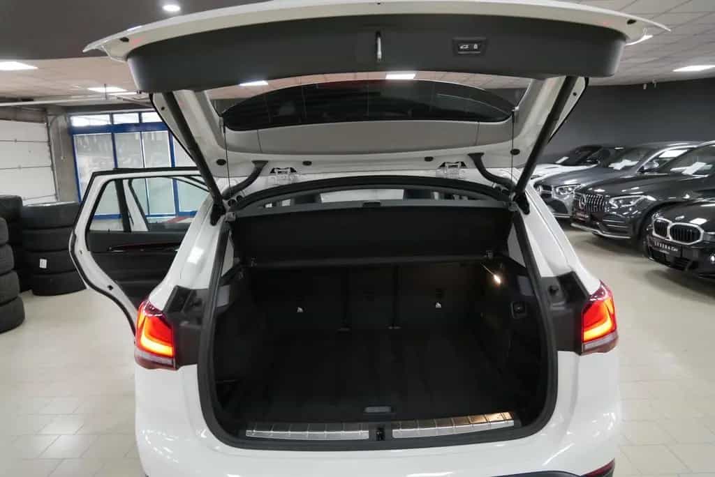 BMW X1 sDrive 18d Sport Line LED HuD AHK CAM NAVI+ 09/2019-photo-14