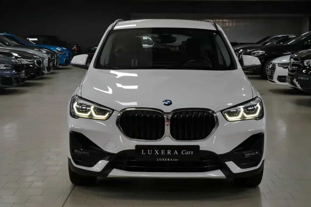 BMW X1 sDrive 18d Sport Line LED HuD AHK CAM NAVI+ 09/2019-photo-2