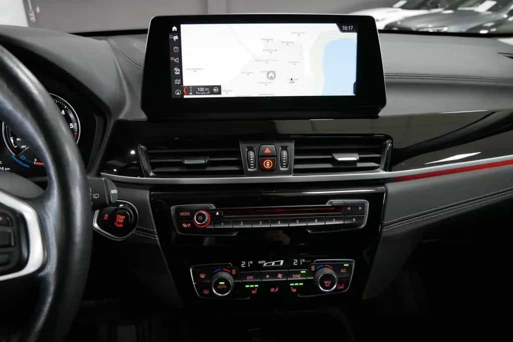 BMW X1 sDrive 18d Sport Line LED HuD AHK CAM NAVI+ 09/2019-photo-21