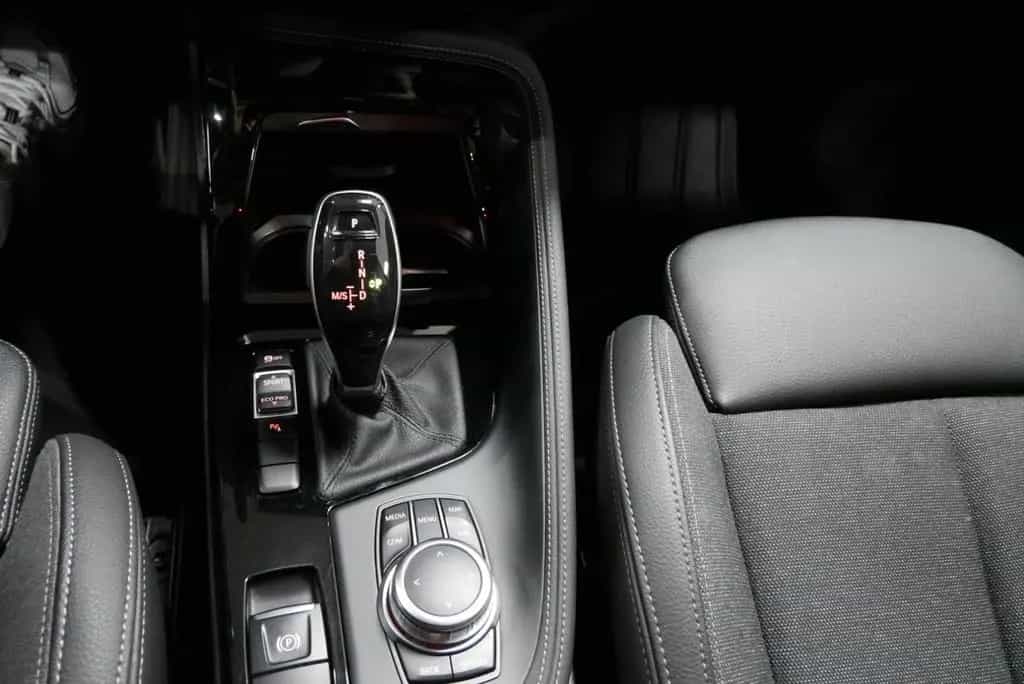 BMW X1 sDrive 18d Sport Line LED HuD AHK CAM NAVI+ 09/2019-photo-22
