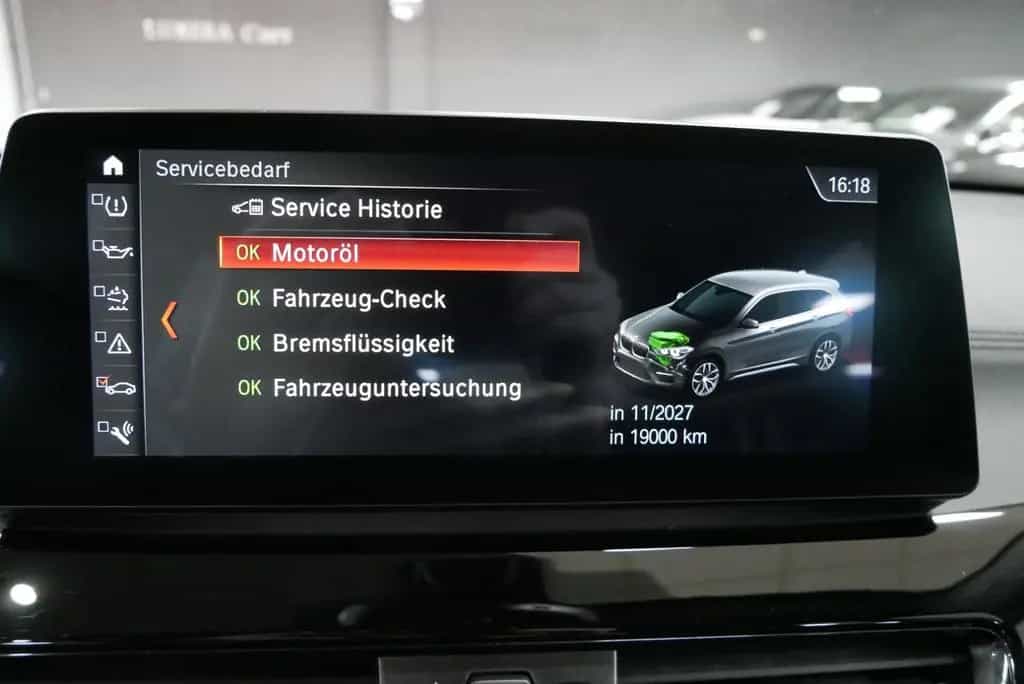 BMW X1 sDrive 18d Sport Line LED HuD AHK CAM NAVI+ 09/2019-photo-26