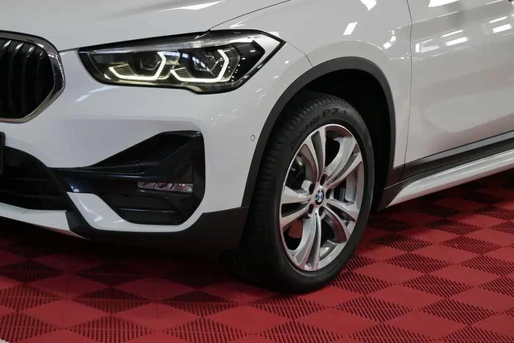 BMW X1 sDrive 18d Sport Line LED HuD AHK CAM NAVI+ 09/2019-photo-7