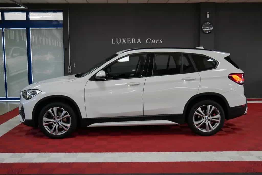 BMW X1 sDrive 18d Sport Line LED HuD AHK CAM NAVI+ 09/2019-photo-8