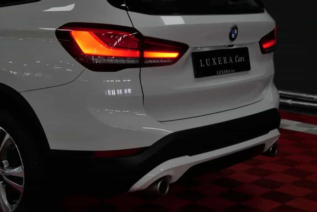 BMW X1 sDrive 18d Sport Line LED HuD AHK CAM NAVI+ 09/2019-photo-9