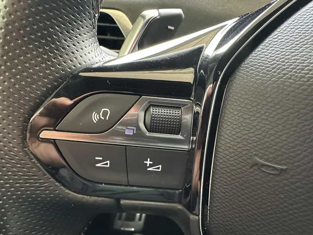 Peugeot 3008 GT Navi LED AHK ACC SHZ 12/2022-photo-11