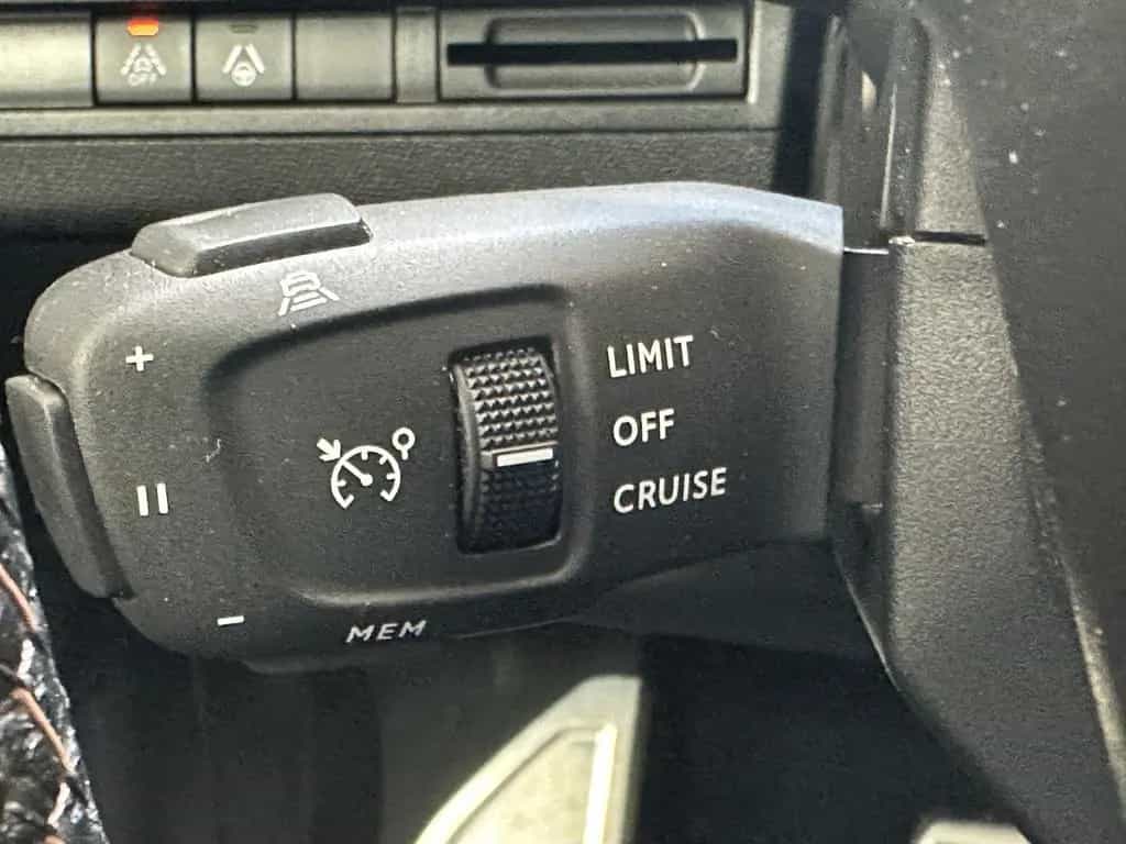 Peugeot 3008 GT Navi LED AHK ACC SHZ 12/2022-photo-12