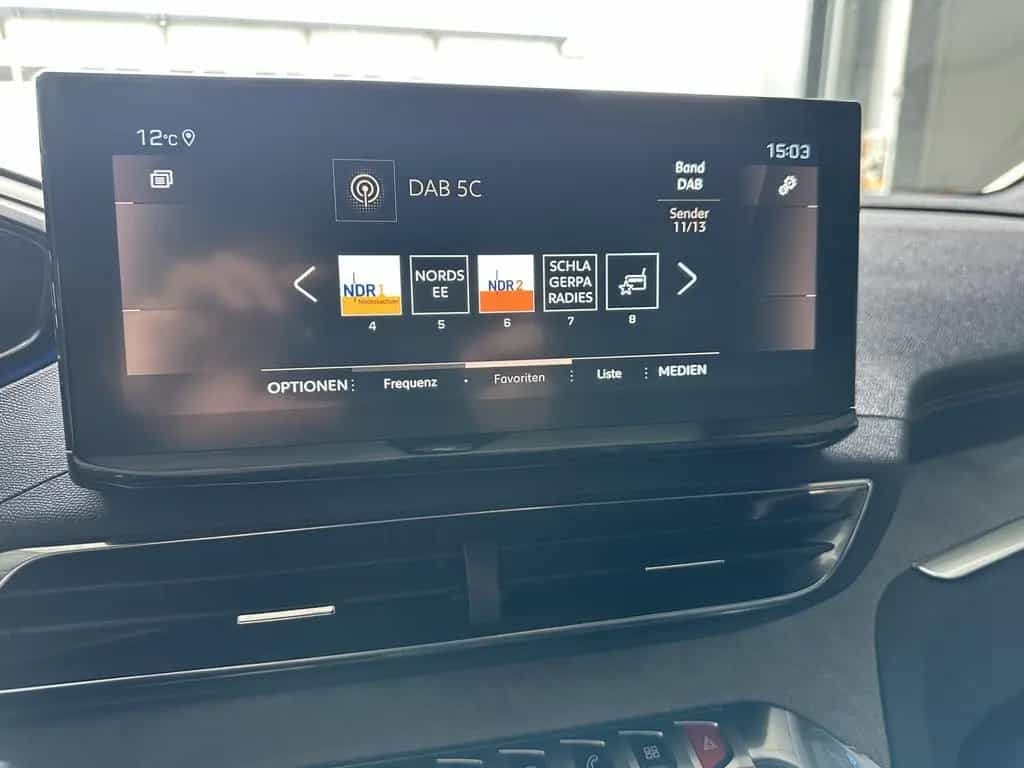 Peugeot 3008 GT Navi LED AHK ACC SHZ 12/2022-photo-16