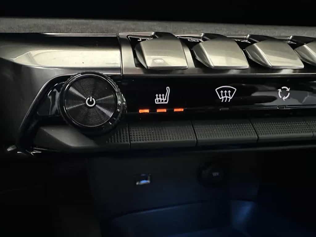 Peugeot 3008 GT Navi LED AHK ACC SHZ 12/2022-photo-19