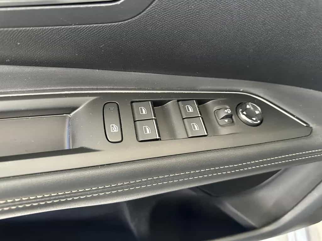 Peugeot 3008 GT Navi LED AHK ACC SHZ 12/2022-photo-23
