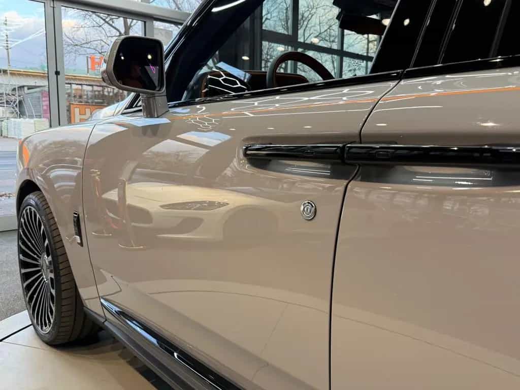 Rolls-Royce Cullinan BLACK BADGE MC*MANDARIN* 04/2024-photo-10