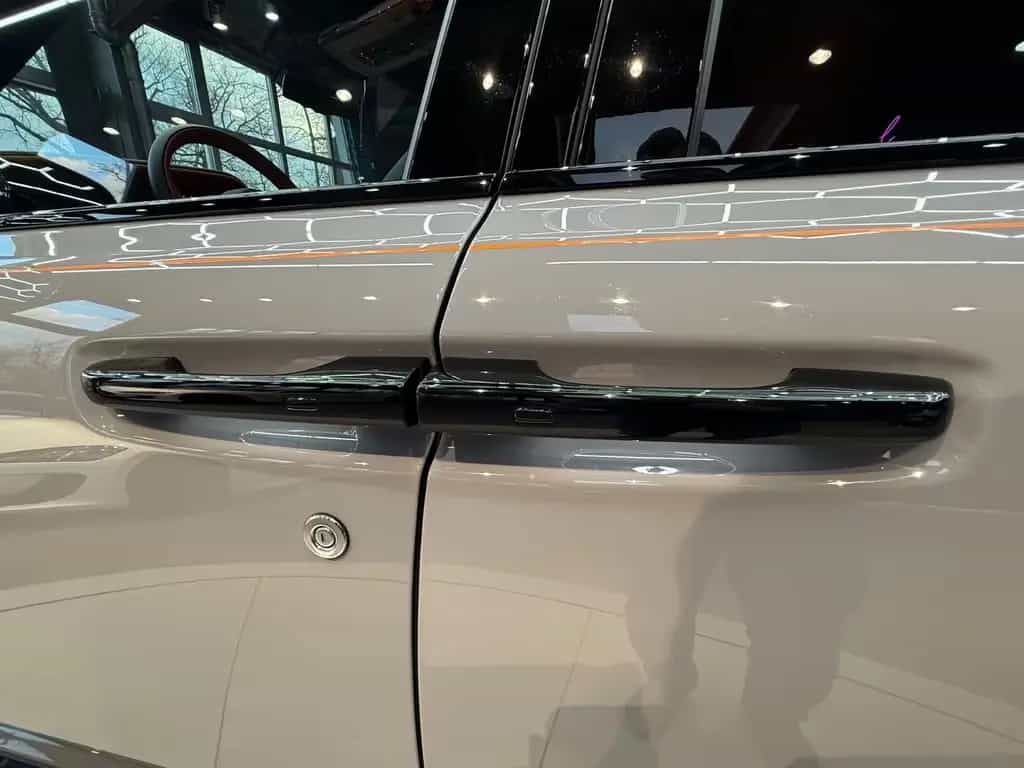Rolls-Royce Cullinan BLACK BADGE MC*MANDARIN* 04/2024-photo-11