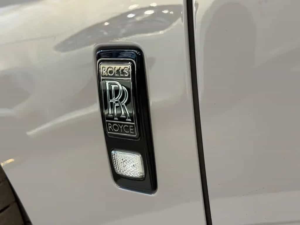 Rolls-Royce Cullinan BLACK BADGE MC*MANDARIN* 04/2024-photo-13