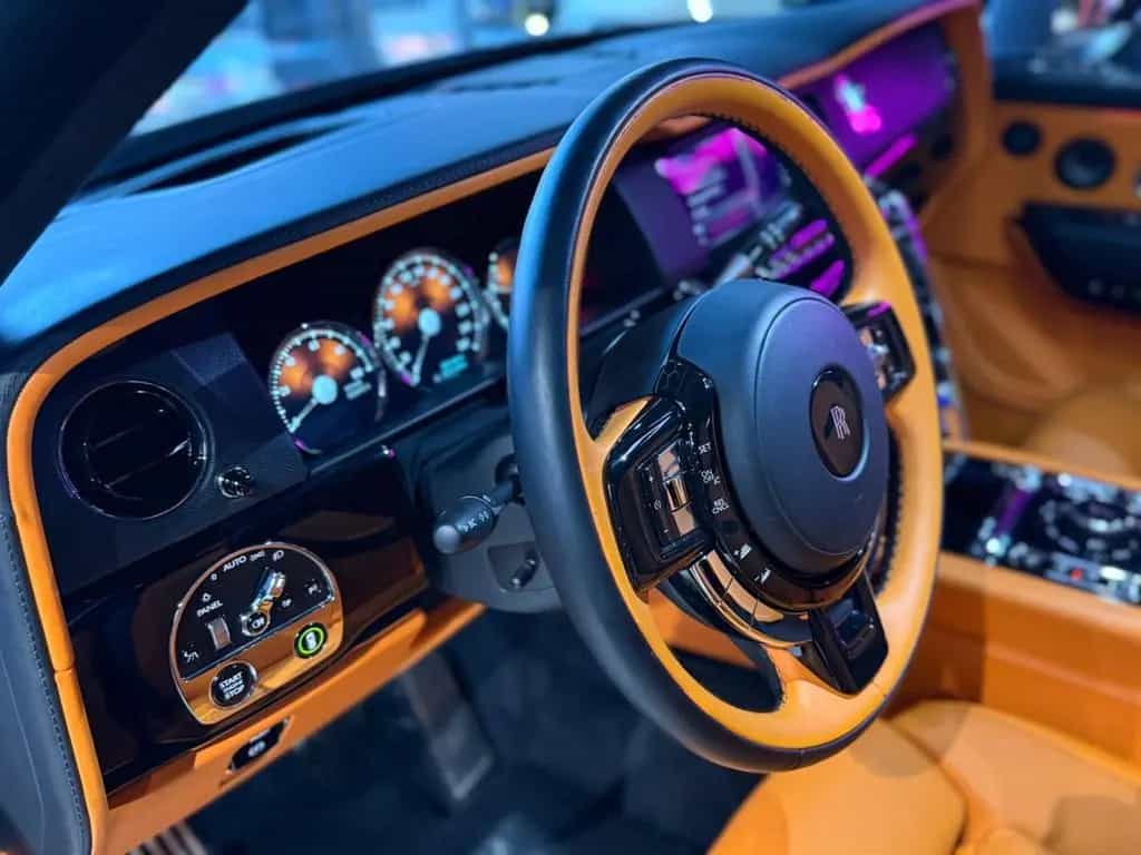 Rolls-Royce Cullinan BLACK BADGE MC*MANDARIN* 04/2024-photo-20