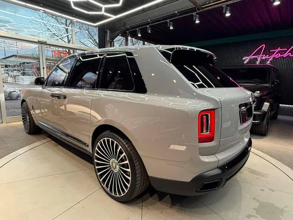 Rolls-Royce Cullinan BLACK BADGE MC*MANDARIN* 04/2024-photo-5