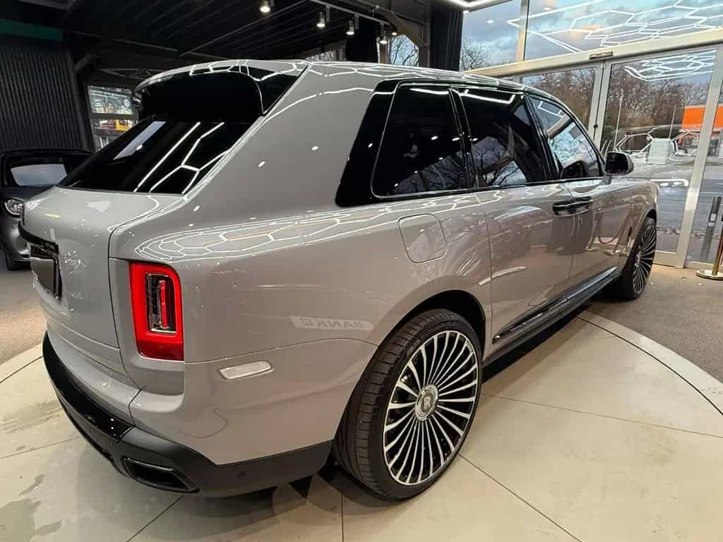 Rolls-Royce Cullinan BLACK BADGE MC*MANDARIN* 04/2024-photo-6