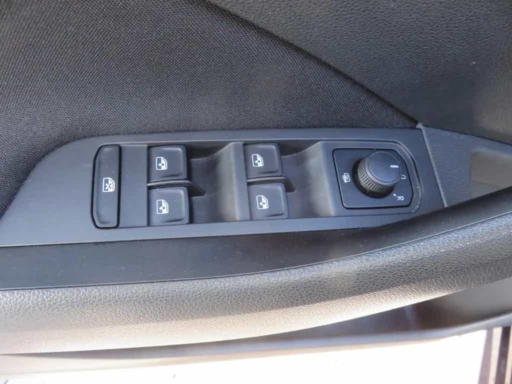Skoda Kamiq 1.0 TSI DSG Clever 02/2022-photo-12