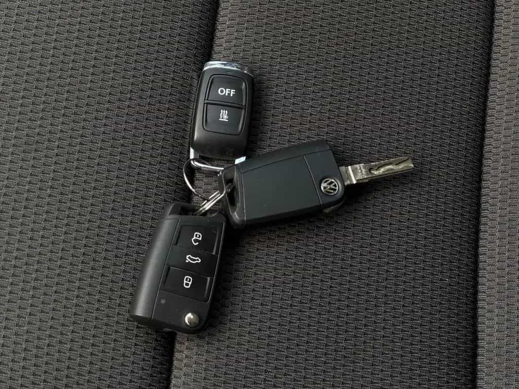 Volkswagen Golf 7 Lim. Comfortline 5trg.*GARANTIE*AHK*PDC* 01/2018-photo-27