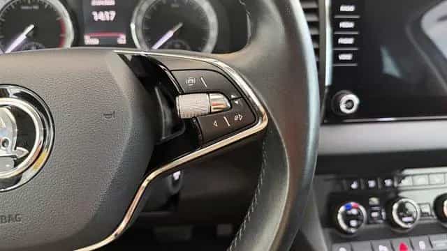 Skoda Karoq *ACC*AUTOMATIK*NAVI*PANO*AHK* 11/2020-photo-23
