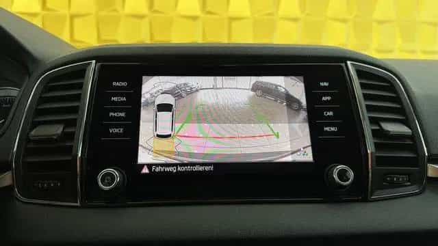 Skoda Karoq *ACC*AUTOMATIK*NAVI*PANO*AHK* 11/2020-photo-30