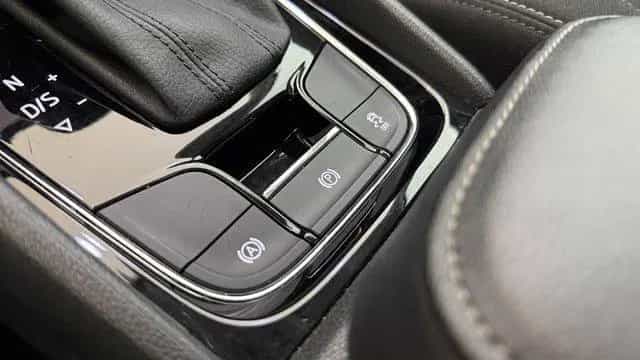 Skoda Karoq *ACC*AUTOMATIK*NAVI*PANO*AHK* 11/2020-photo-31