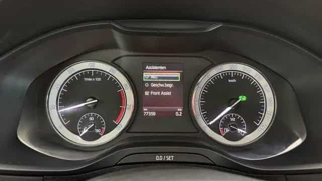 Skoda Karoq *ACC*AUTOMATIK*NAVI*PANO*AHK* 11/2020-photo-32