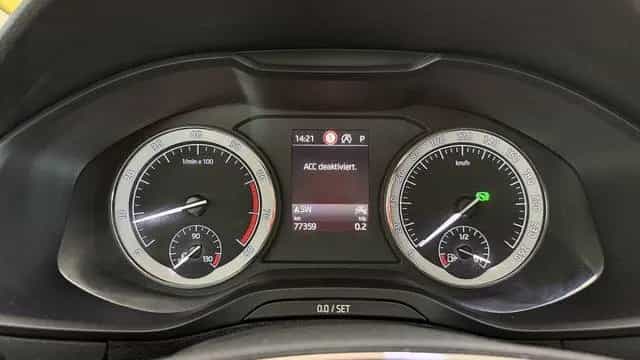 Skoda Karoq *ACC*AUTOMATIK*NAVI*PANO*AHK* 11/2020-photo-33