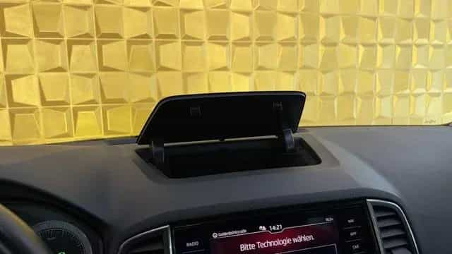 Skoda Karoq *ACC*AUTOMATIK*NAVI*PANO*AHK* 11/2020-photo-34