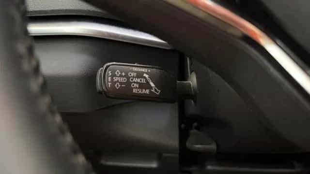 Skoda Karoq *ACC*AUTOMATIK*NAVI*PANO*AHK* 11/2020-photo-35