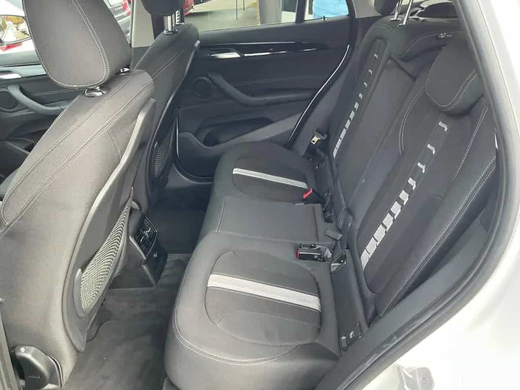 BMW X1 xDrive 18 d Sport Line AHK PDC SHZ NAVI BT 02/2018-photo-10