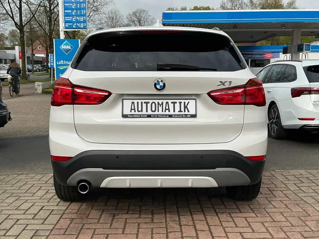 BMW X1 xDrive 18 d Sport Line AHK PDC SHZ NAVI BT 02/2018-photo-5