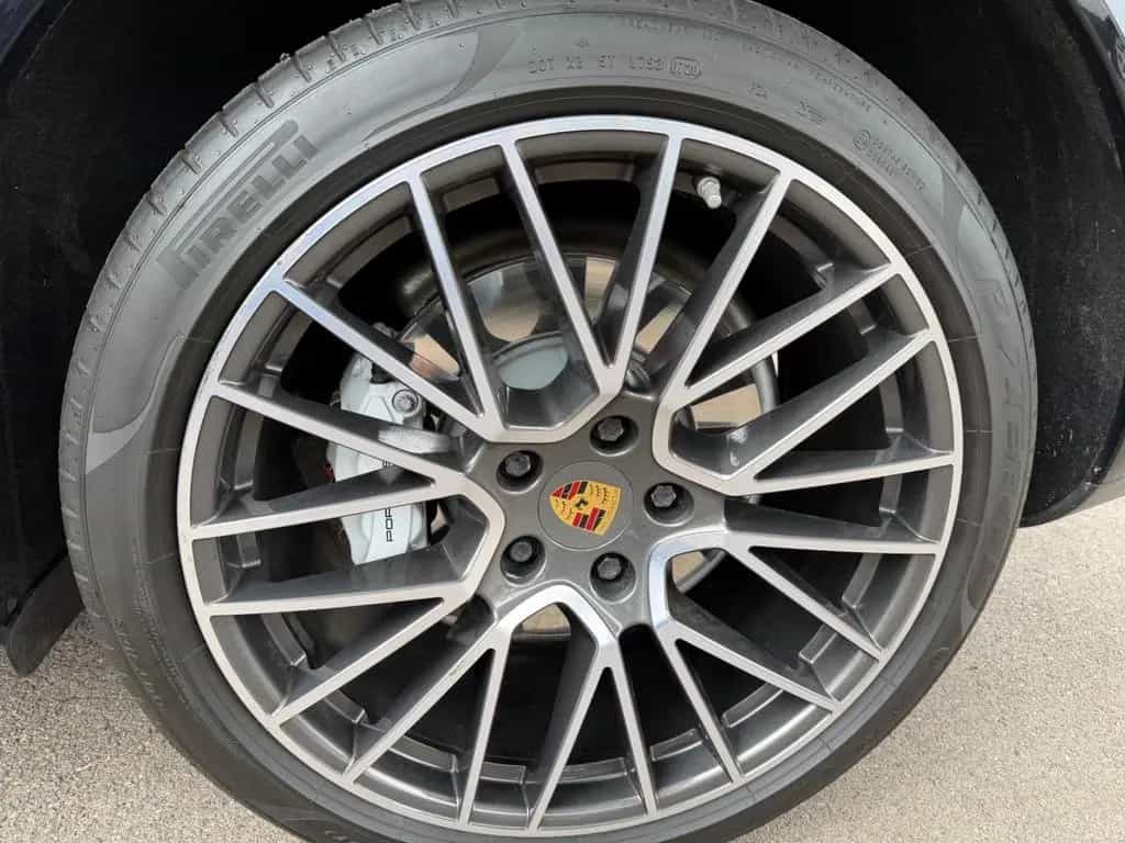 Porsche Cayenne Turbo Keramik Leder Pano ACC 21" AHK 04/2018-photo-12