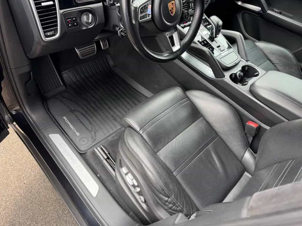 Porsche Cayenne Turbo Keramik Leder Pano ACC 21" AHK 04/2018-photo-16