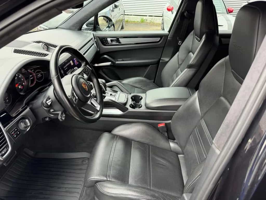 Porsche Cayenne Turbo Keramik Leder Pano ACC 21" AHK 04/2018-photo-17