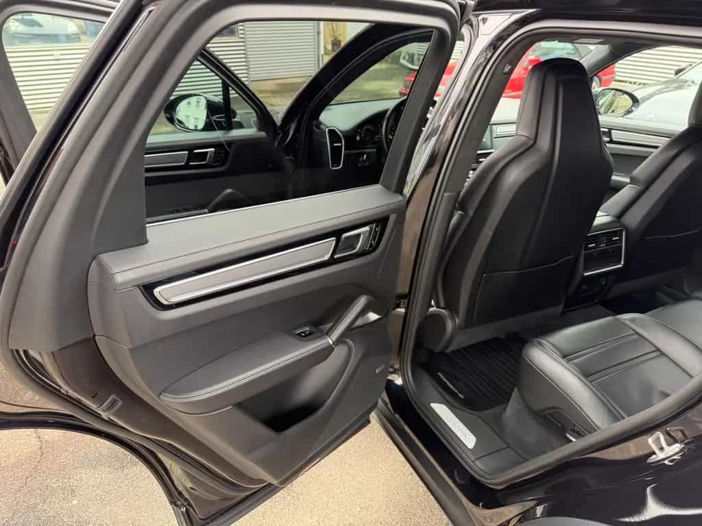 Porsche Cayenne Turbo Keramik Leder Pano ACC 21" AHK 04/2018-photo-19