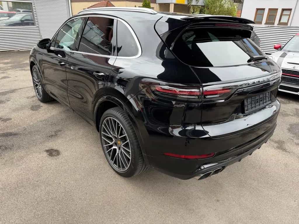 Porsche Cayenne Turbo Keramik Leder Pano ACC 21" AHK 04/2018-photo-3