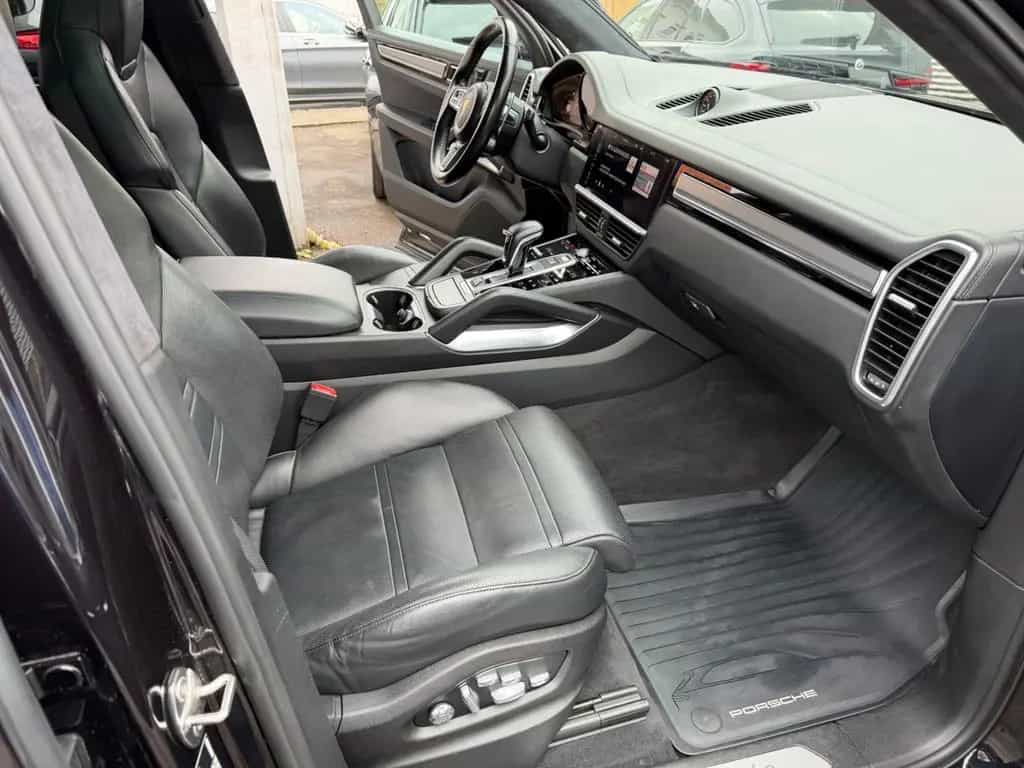 Porsche Cayenne Turbo Keramik Leder Pano ACC 21" AHK 04/2018-photo-30