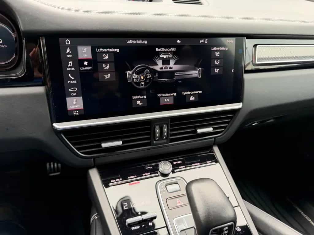 Porsche Cayenne Turbo Keramik Leder Pano ACC 21" AHK 04/2018-photo-42