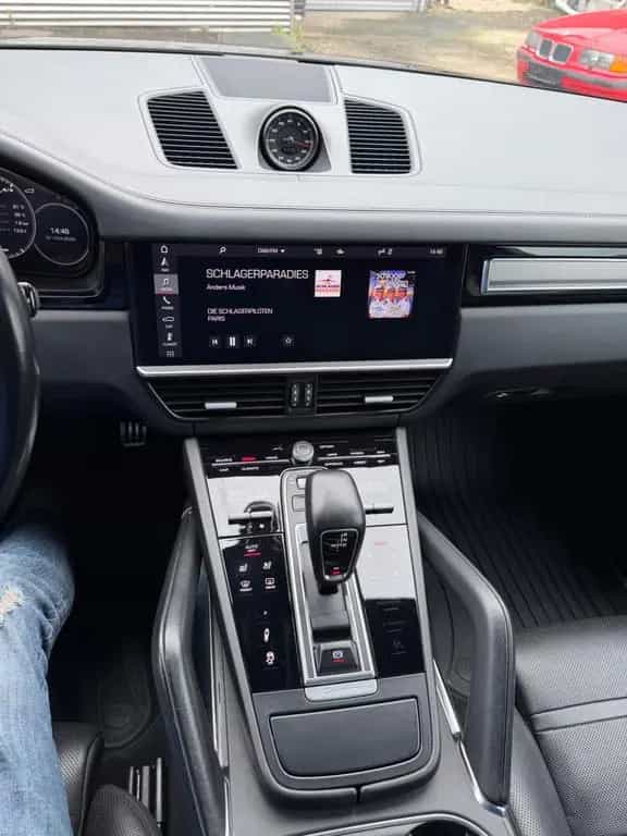 Porsche Cayenne Turbo Keramik Leder Pano ACC 21" AHK 04/2018-photo-45