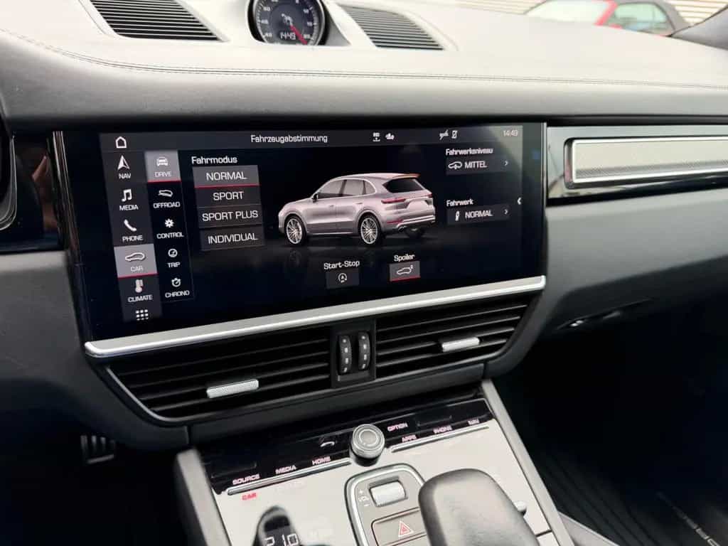 Porsche Cayenne Turbo Keramik Leder Pano ACC 21" AHK 04/2018-photo-49