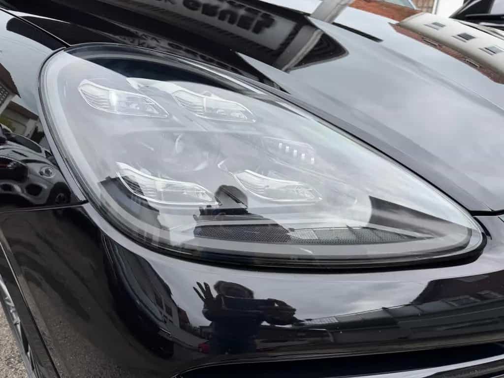 Porsche Cayenne Turbo Keramik Leder Pano ACC 21" AHK 04/2018-photo-8