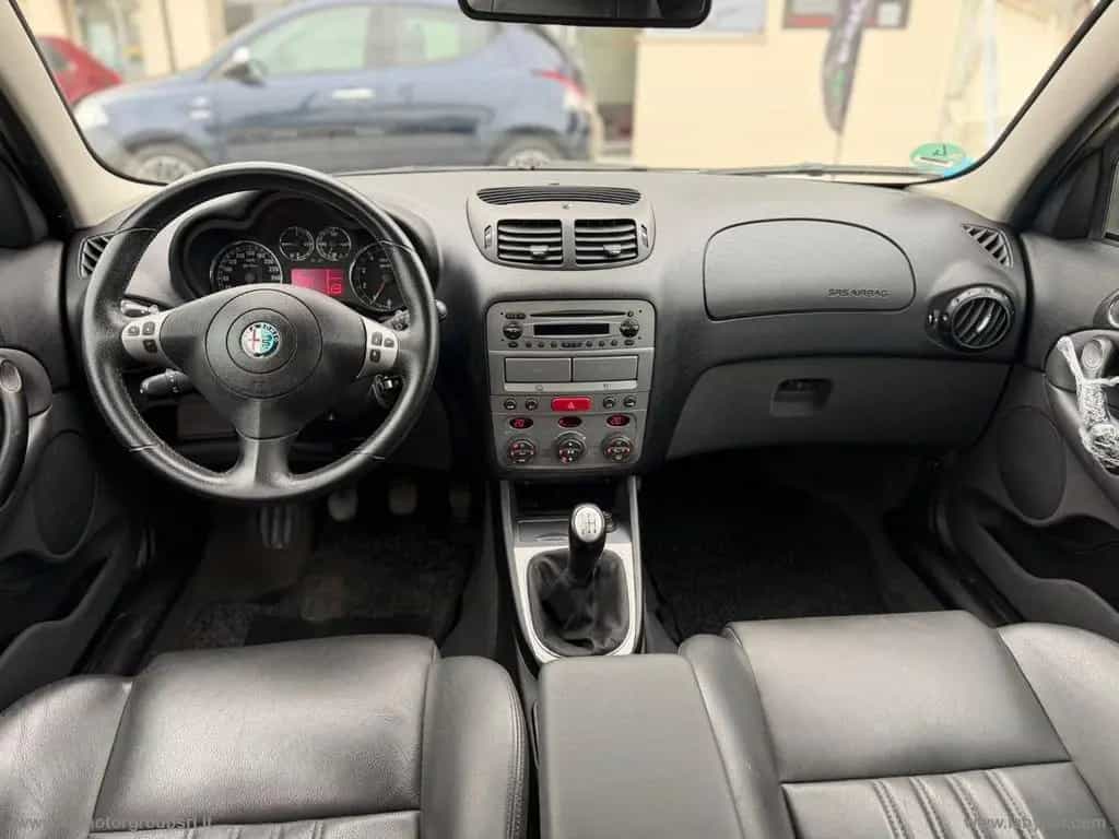 Alfa Romeo 147 ROMEO 147 1.6 TS 105CV 5p. Distinctive 05/2005-photo-11