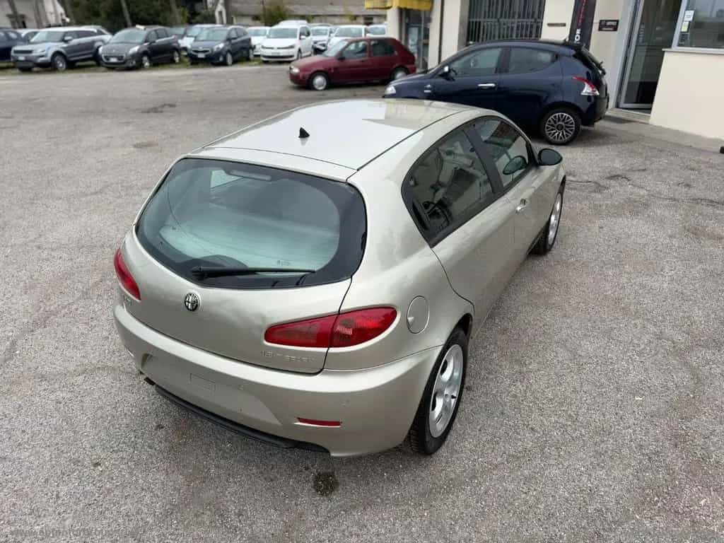 Alfa Romeo 147 ROMEO 147 1.6 TS 105CV 5p. Distinctive 05/2005-photo-9