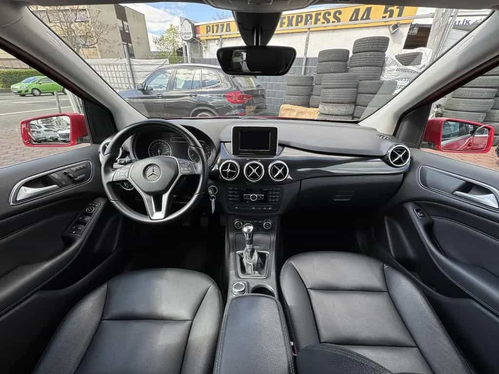 Mercedes-Benz B-Class 200 BI-XENON RFKA NAVI MEMORY AHK TOTW LEDER 01/2014-photo-14