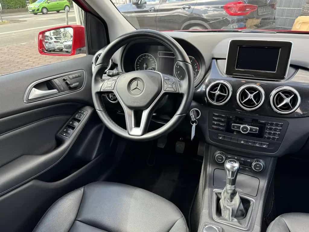 Mercedes-Benz B-Class 200 BI-XENON RFKA NAVI MEMORY AHK TOTW LEDER 01/2014-photo-15