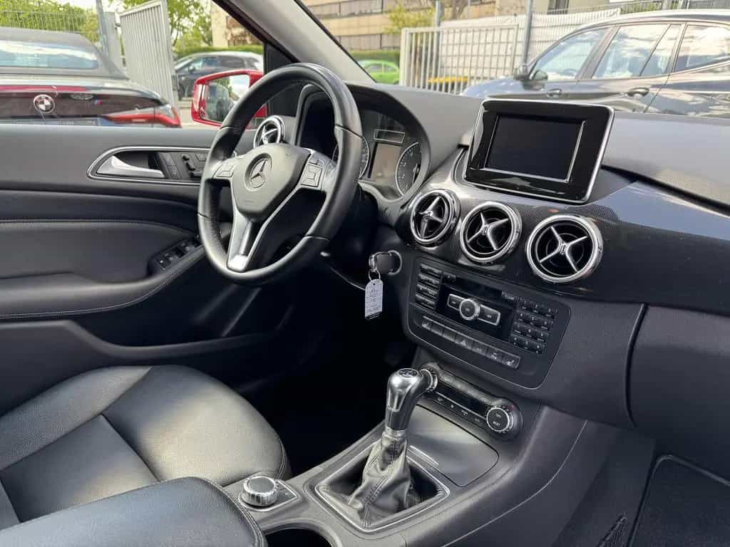Mercedes-Benz B-Class 200 BI-XENON RFKA NAVI MEMORY AHK TOTW LEDER 01/2014-photo-19