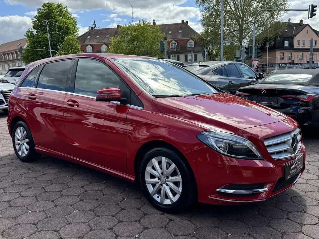 Mercedes-Benz B-Class 200 BI-XENON RFKA NAVI MEMORY AHK TOTW LEDER 01/2014-photo-2