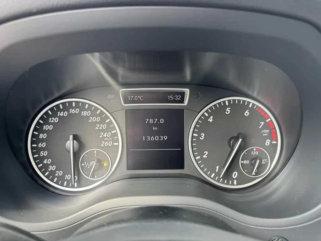 Mercedes-Benz B-Class 200 BI-XENON RFKA NAVI MEMORY AHK TOTW LEDER 01/2014-photo-24