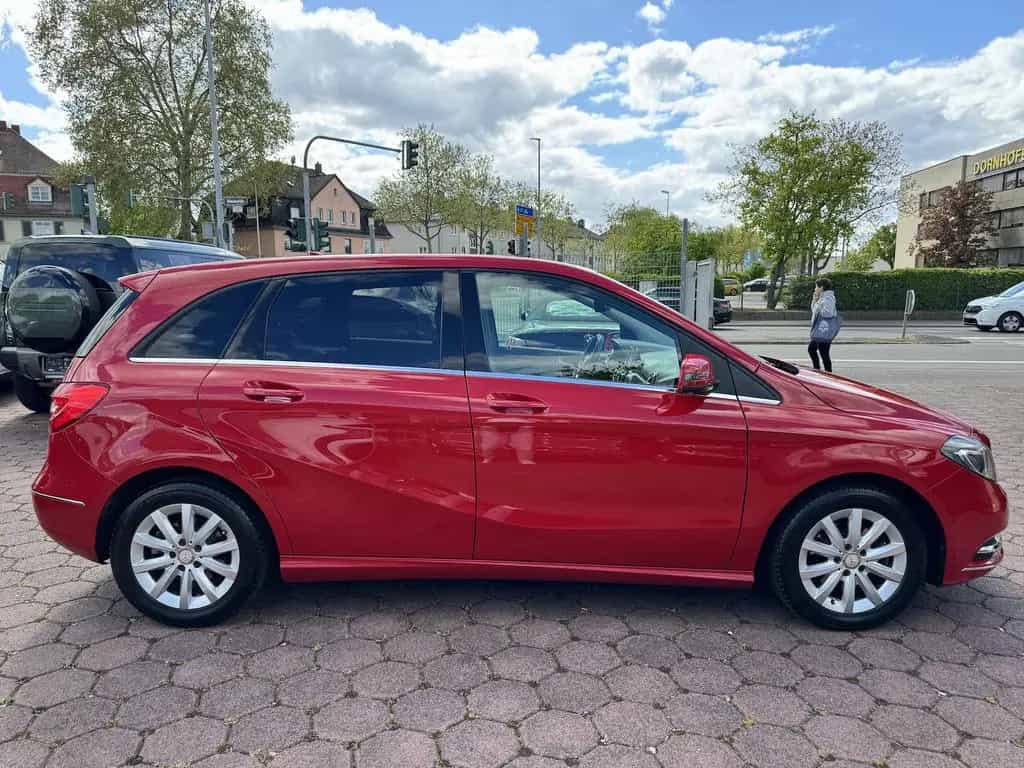 Mercedes-Benz B-Class 200 BI-XENON RFKA NAVI MEMORY AHK TOTW LEDER 01/2014-photo-3