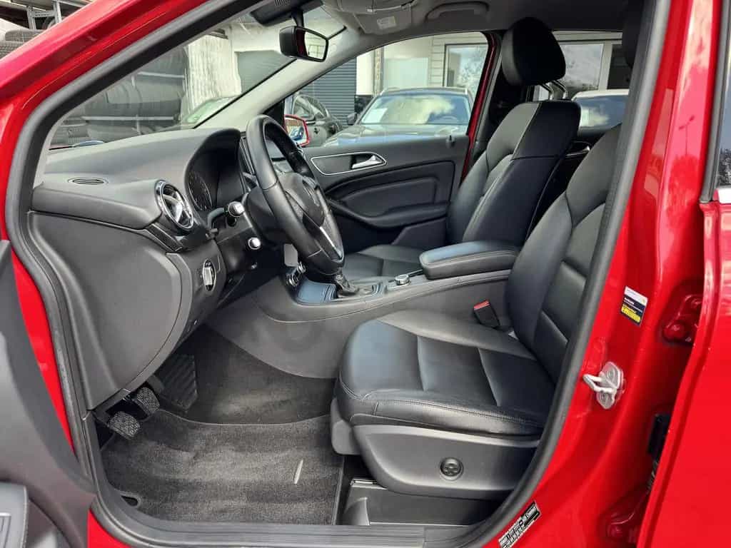 Mercedes-Benz B-Class 200 BI-XENON RFKA NAVI MEMORY AHK TOTW LEDER 01/2014-photo-8