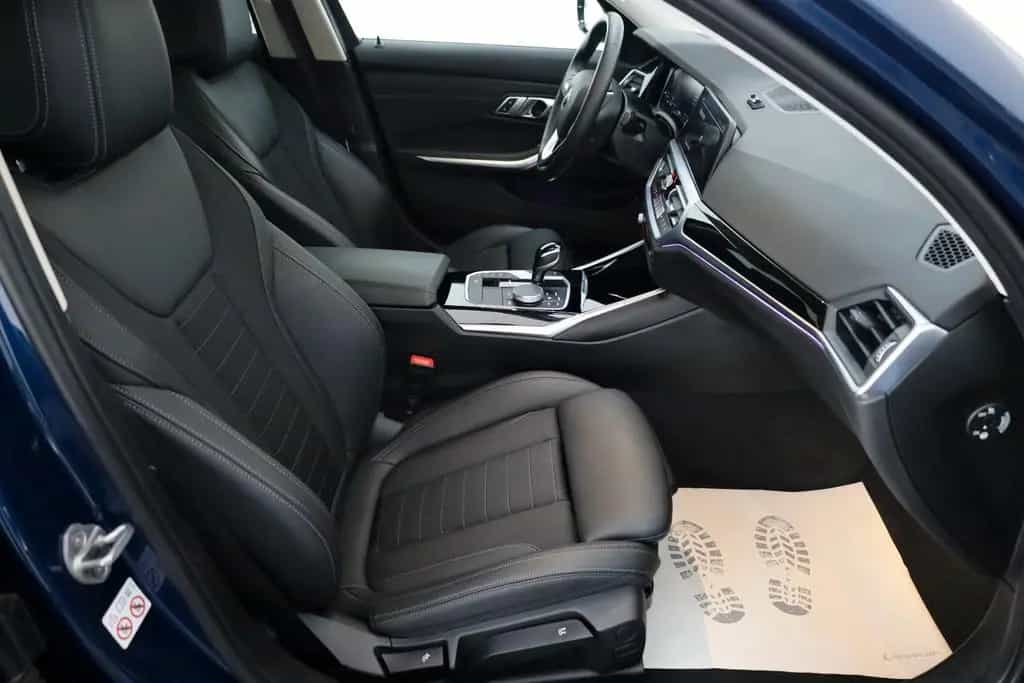 BMW 3 Series 330d xDrive Touring Sport Line T.Leder,Navi,LED 09/2021-photo-4
